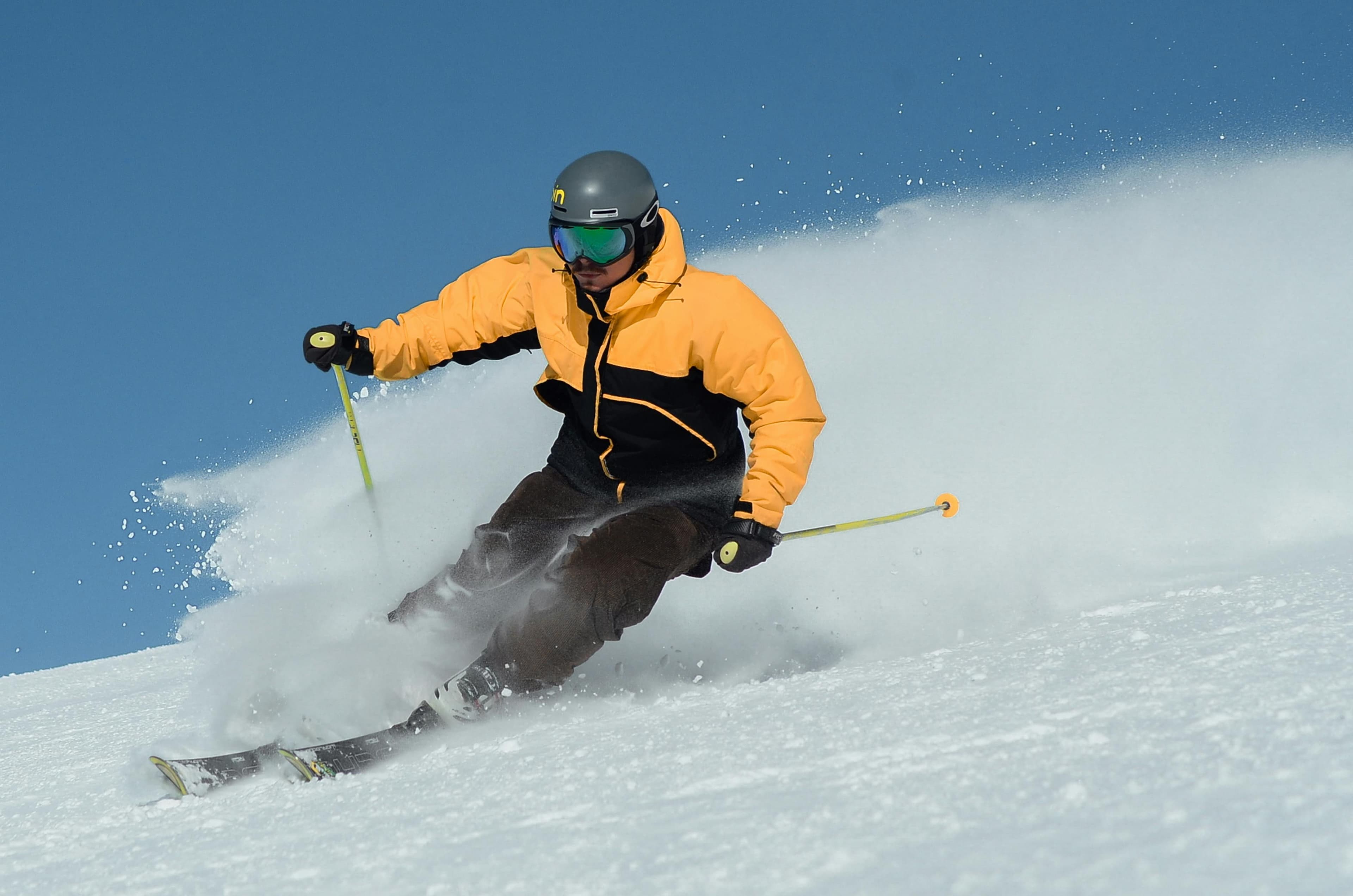 Skiing image